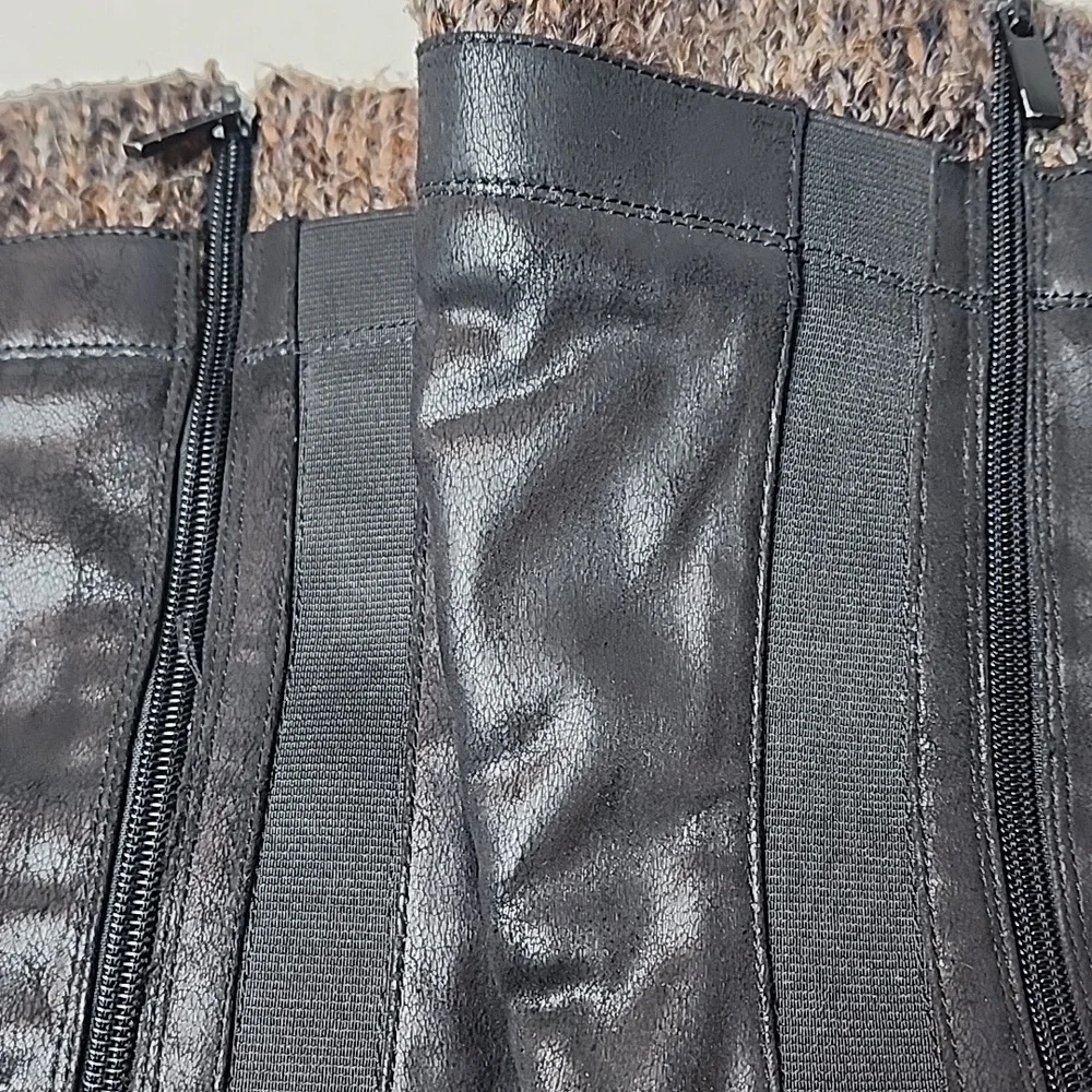Torrid Boots 9 Wide Knee High Black Sweater Trim Faux Leather Zip Strappy Buckle